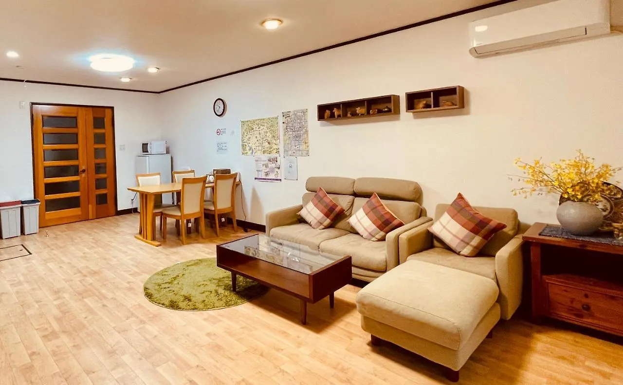 Holiday home 東寺楽屋 Toji Rakuya Villa Kyoto Japan